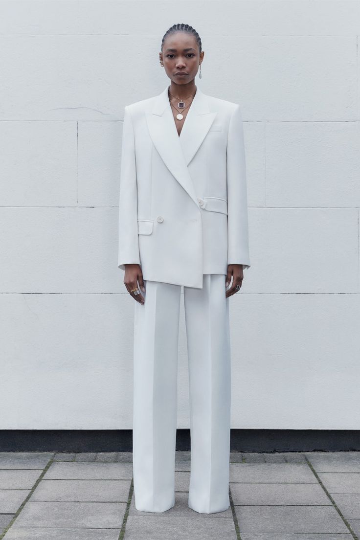 McQueen Pre-Fall 2022 Fashion Show